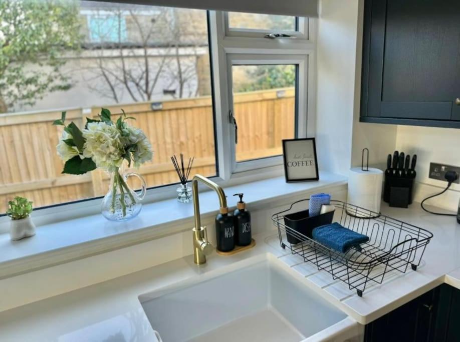 Stylish Apartment Near The Centre Of Харрогейт Экстерьер фото